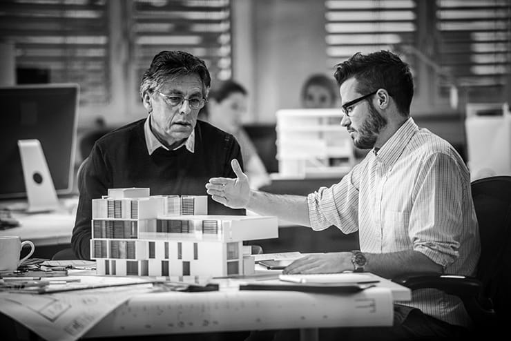 architect explaining project plan to a project manager